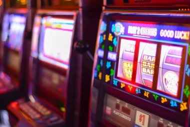 Lightning Dice live dealer rolling three dice on liga ciputra mobile screen